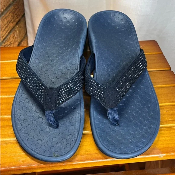 Vionic Tide Rhinestone thong sandals in navy EU 39 / US 8 - Picture 1 of 7
